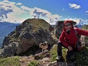 07 Troppo forte il vento per salire alla croce dell'affilato torrione Mincucco (1832 m)